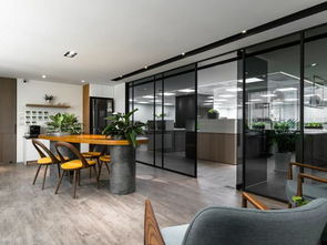 通透協(xié)作，高效節(jié)能 辦公室采用玻璃隔斷的四大核心優(yōu)勢(shì)